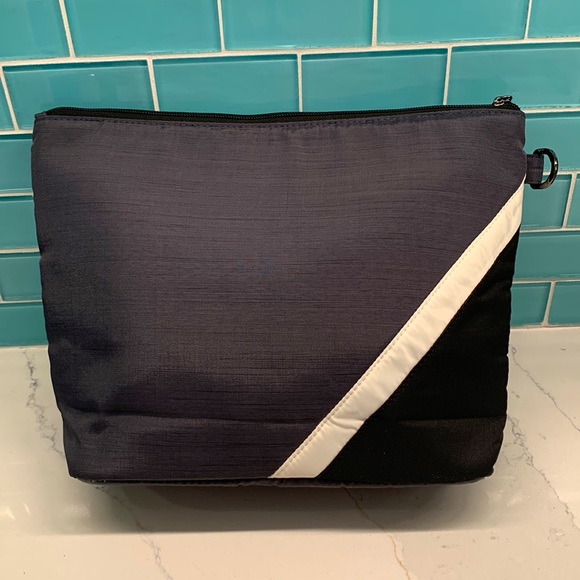 Lug Paddle Travel Pouch Large - Picture 2 of 10